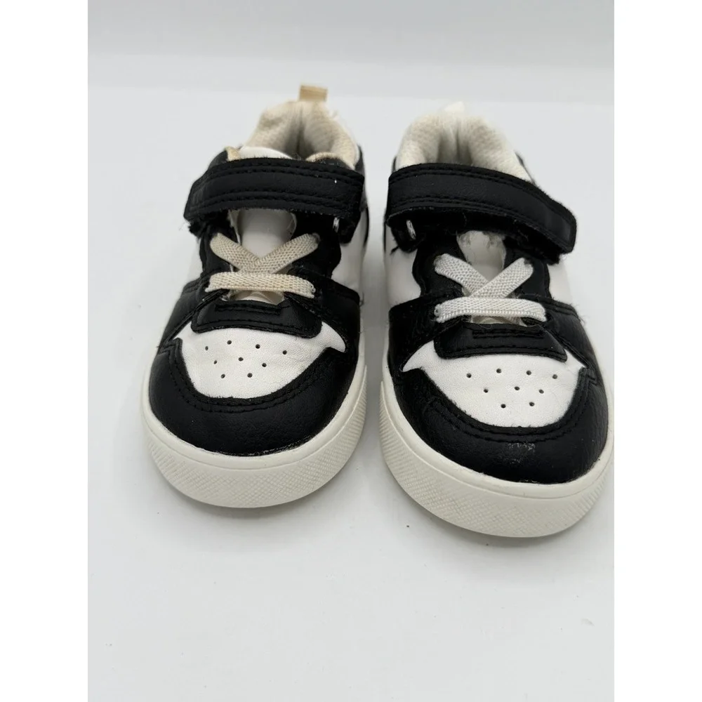 OshKosh Toddlers Isak Black/White Easy-on Casual Sneakers Size 7